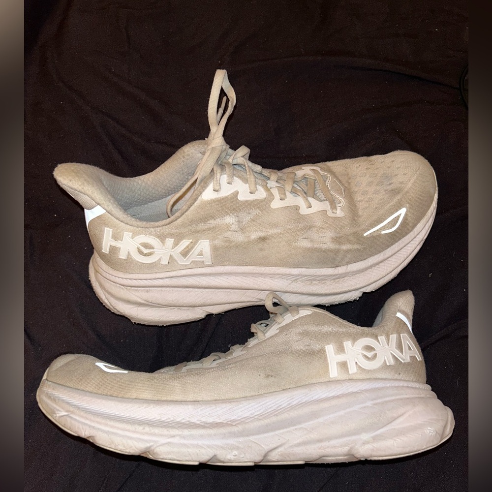 HOKA ONE ONE Clifton 9 Women's Low-top Sneaker Size 10D Wide